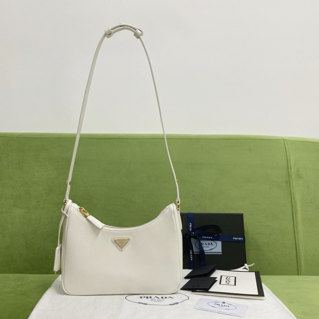 Prad_1BC204_Hobo-22x6x17